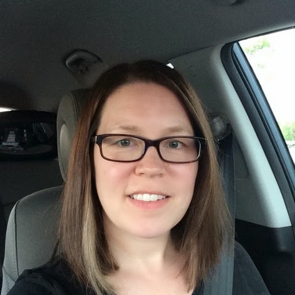 Meet your Posher, Jennifer - Picture 1 of 1